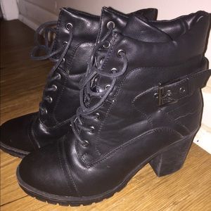 Black leather ankle laced boots